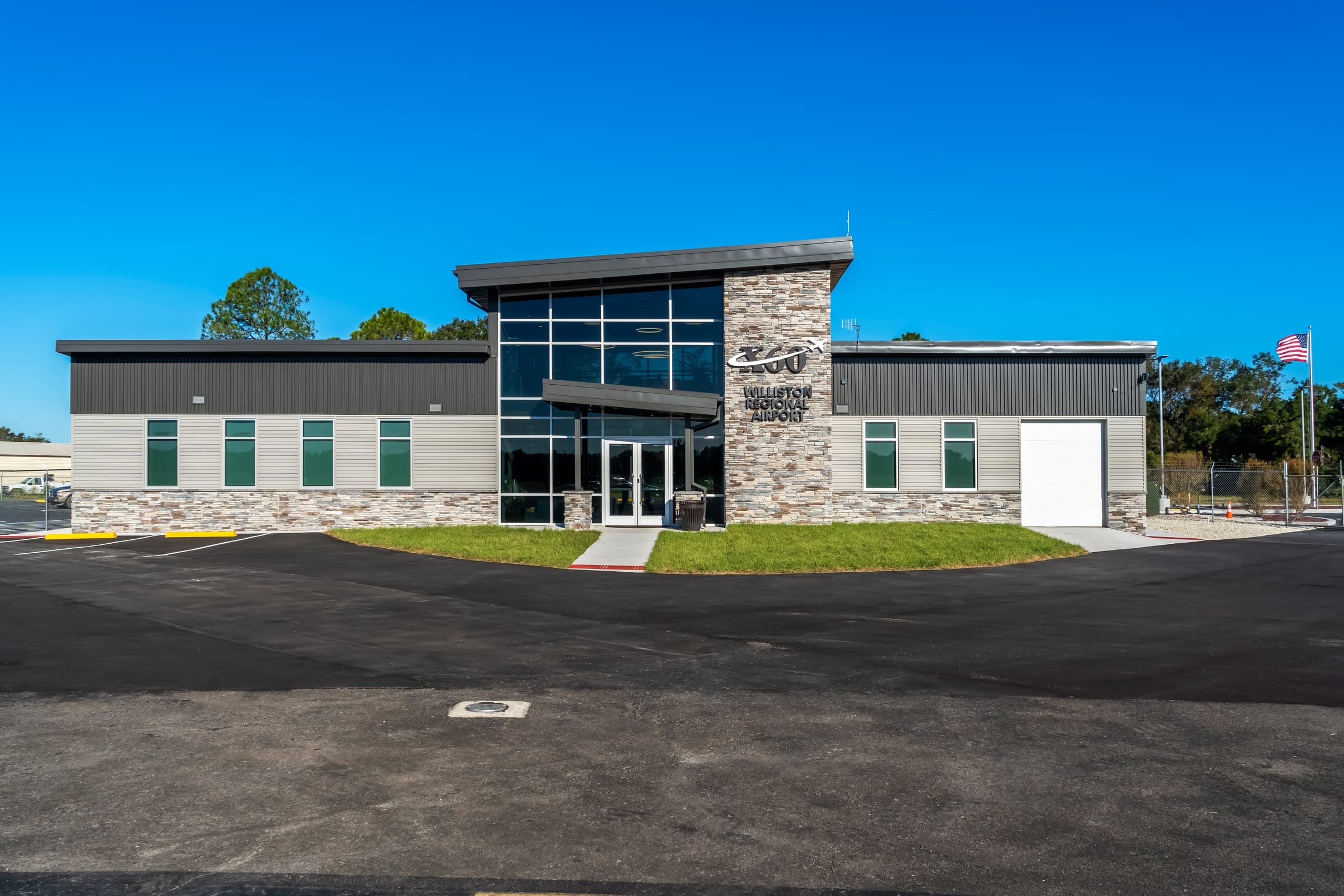 Williston Airport Terminal Building, Williston, FL, photo 2 of 6